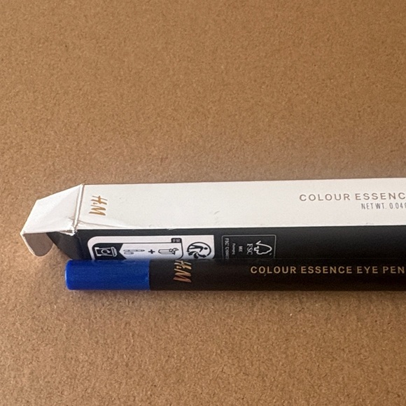 H&M Colour Essence Eye Pencil in color Blue 'into the blue' - Picture 3 of 7
